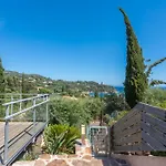 펜션 La Dolce Le Rayol-Canadel-sur-Mer