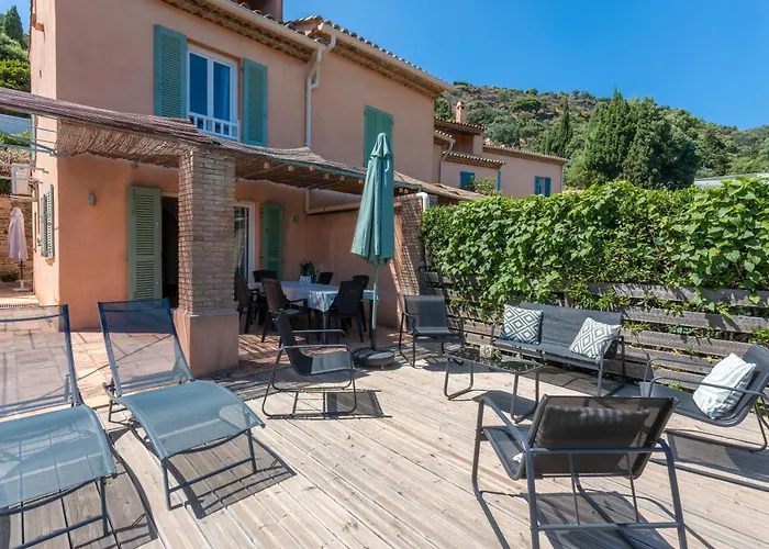 Feriehus La Dolce Le Rayol-Canadel-sur-Mer