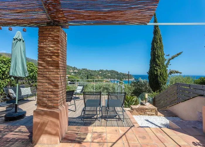 La Dolce Feriehus Le Rayol-Canadel-sur-Mer